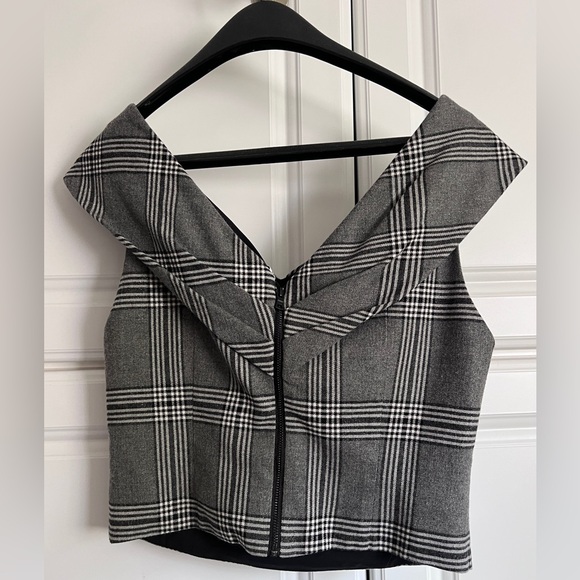 Alice + Olivia Deandra Top size 8 - Picture 5 of 9